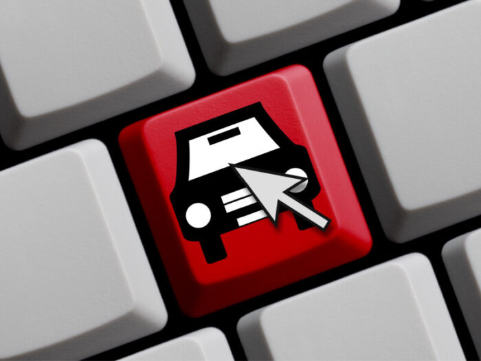 selling-your-car-online-700x525