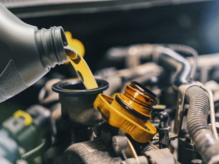 common-signs-you-need-an-oil-change-700x525